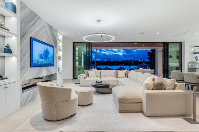 1422 SE Atlantic Drive, Lantana, FL 33462