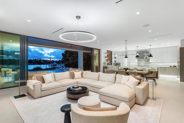 1422 SE Atlantic Drive, Lantana, FL 33462