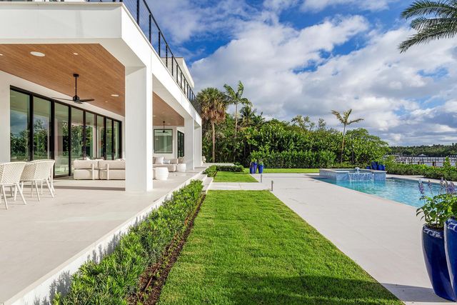 1422 SE Atlantic Drive, Lantana, FL 33462