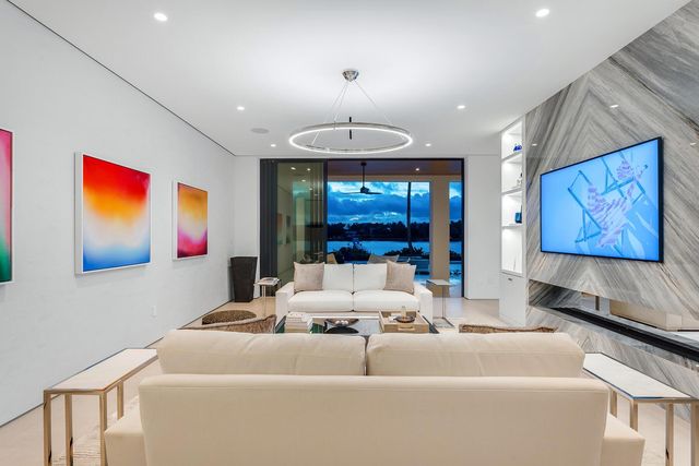 1422 SE Atlantic Drive, Lantana, FL 33462