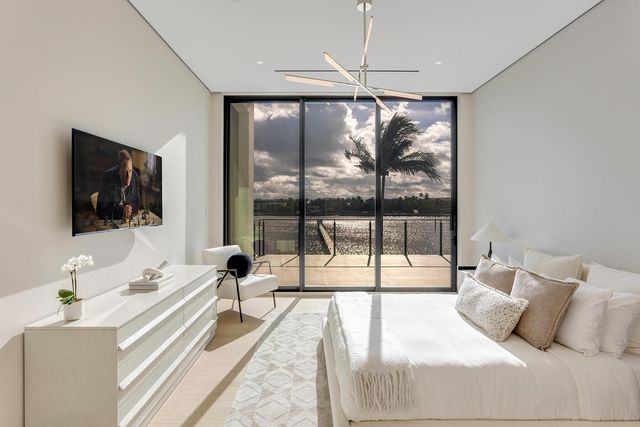 1422 SE Atlantic Drive, Lantana, FL 33462