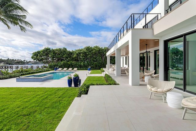 1422 SE Atlantic Drive, Lantana, FL 33462