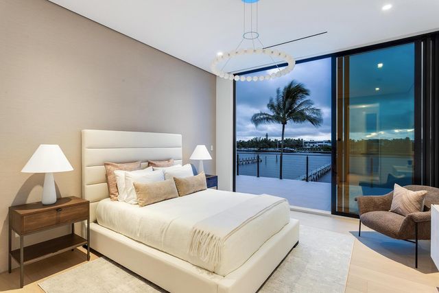 1422 SE Atlantic Drive, Lantana, FL 33462