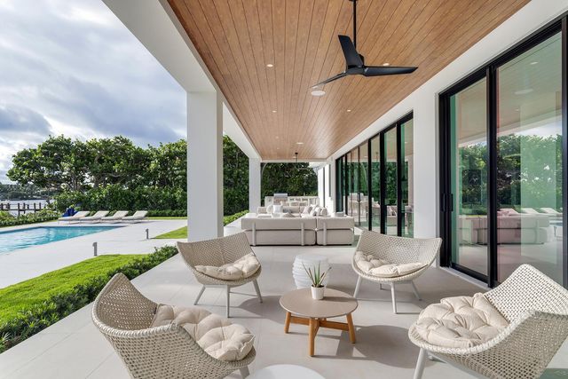 1422 SE Atlantic Drive, Lantana, FL 33462