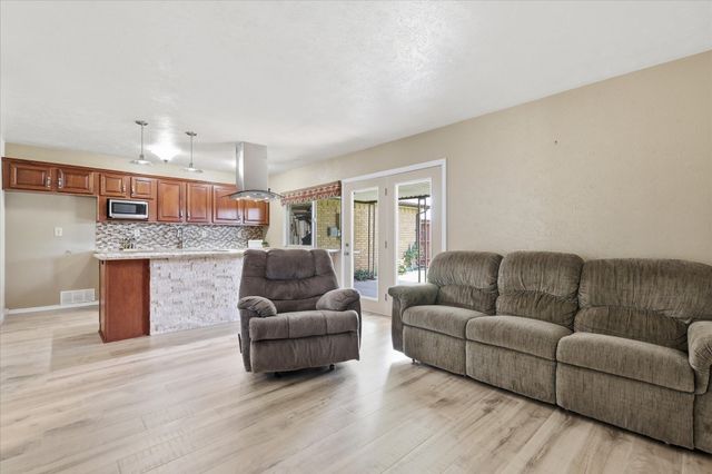 5408 Sagers Boulevard, The Colony, TX 75056
