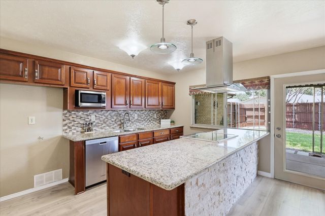 5408 Sagers Boulevard, The Colony, TX 75056