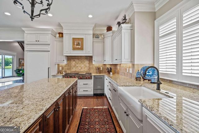 205 Lakecrest Drive NE, Milledgeville, GA 31061