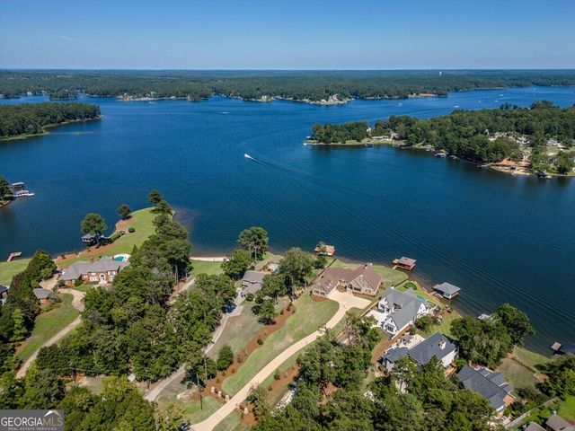 205 Lakecrest Drive NE, Milledgeville, GA 31061