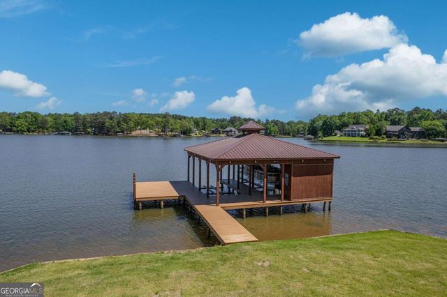 205 Lakecrest Drive NE, Milledgeville, GA 31061