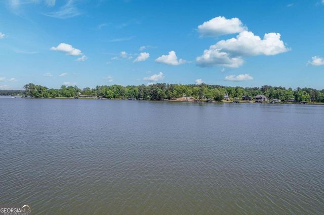 205 Lakecrest Drive NE, Milledgeville, GA 31061