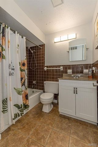 12 Spring Wood Drive, St Peters, MO 63376