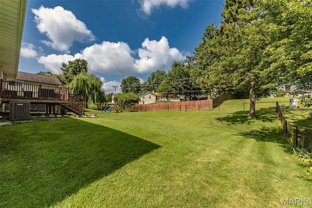 12 Spring Wood Drive, St Peters, MO 63376