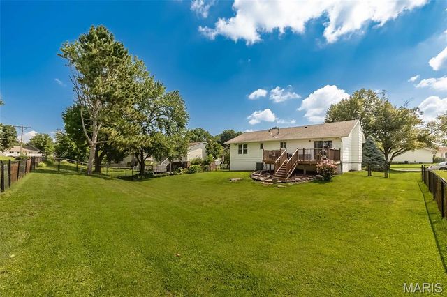 12 Spring Wood Drive, St Peters, MO 63376