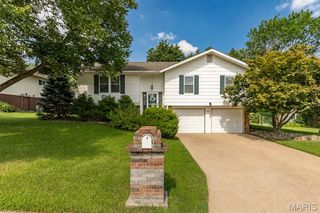 12 Spring Wood Drive, St Peters, MO 63376