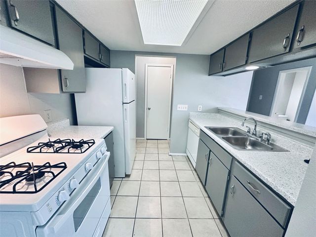5305 Woodland Oaks CT A, Austin, TX 78744