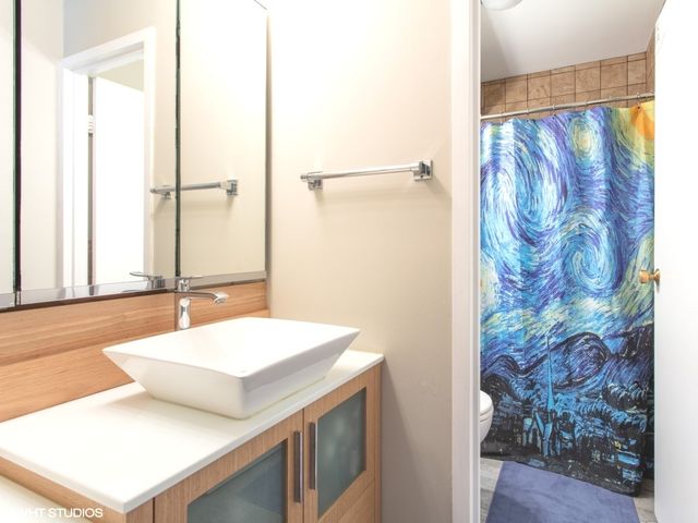 400 E Randolph Street 2330, Chicago, IL 60601