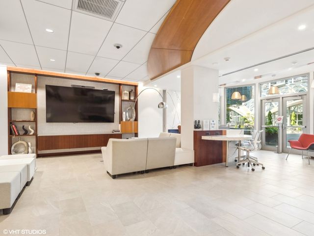 400 E Randolph Street 2330, Chicago, IL 60601