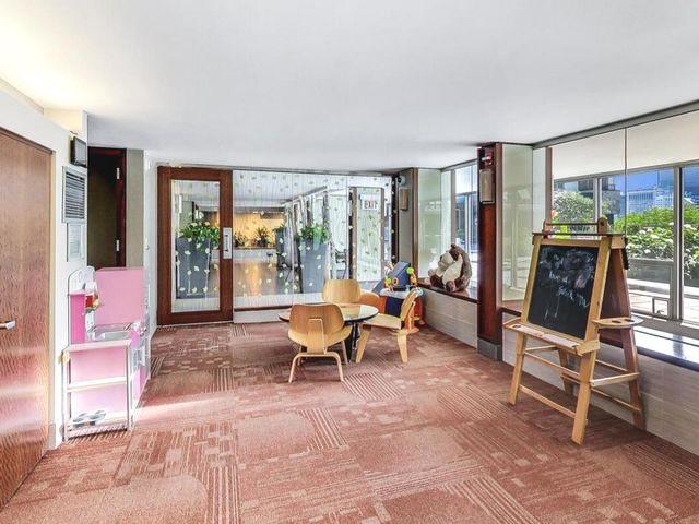 400 E Randolph Street 2330, Chicago, IL 60601