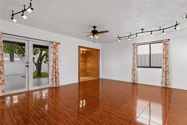 5065 NW 195th Lane, Miami Gardens, FL 33055