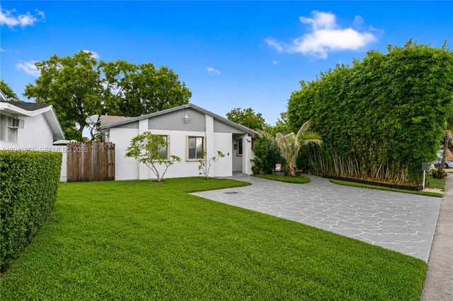 5065 NW 195th Lane, Miami Gardens, FL 33055
