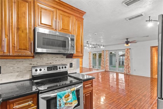 5065 NW 195th Lane, Miami Gardens, FL 33055