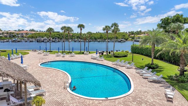 899 Jeffery St 701, Boca Raton, FL 33487