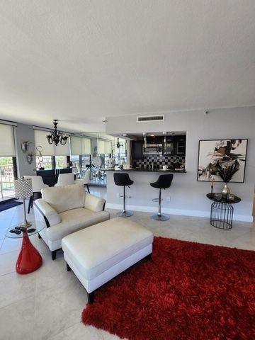 899 Jeffery St 701, Boca Raton, FL 33487