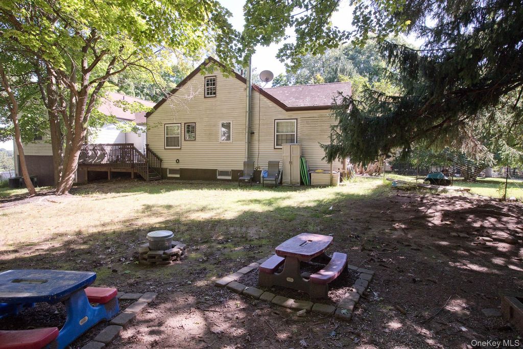 586 Union Road, Spring Valley, NY 10977 — photo 2