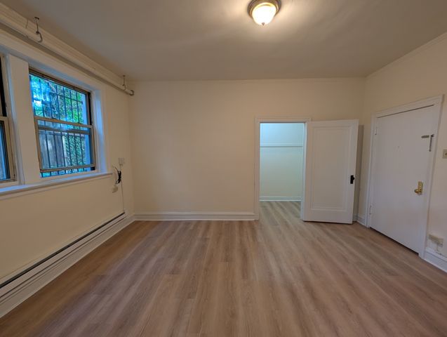 2536 N Sawyer Avenue 105, Chicago, IL 60647