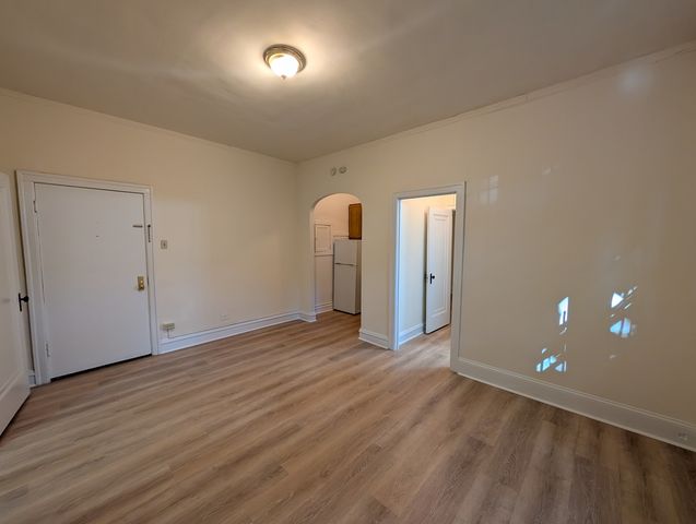 2536 N Sawyer Avenue 105, Chicago, IL 60647