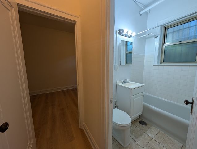 2536 N Sawyer Avenue 105, Chicago, IL 60647