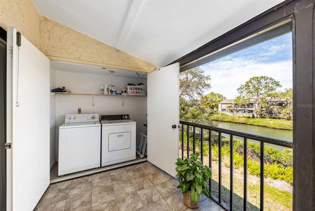 1519 PELICAN POINT DRIVE 292, Sarasota, FL 34231