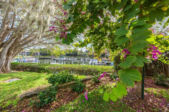 1519 PELICAN POINT DRIVE 292, Sarasota, FL 34231