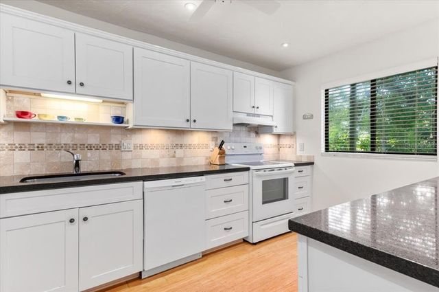 1519 PELICAN POINT DRIVE 292, Sarasota, FL 34231