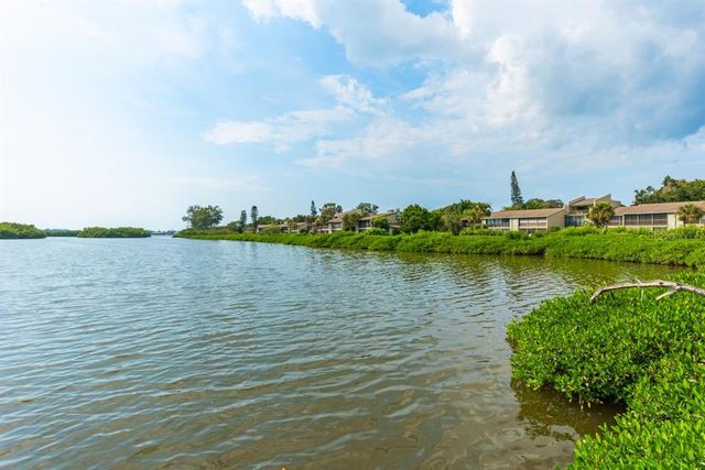 1519 PELICAN POINT DRIVE 292, Sarasota, FL 34231