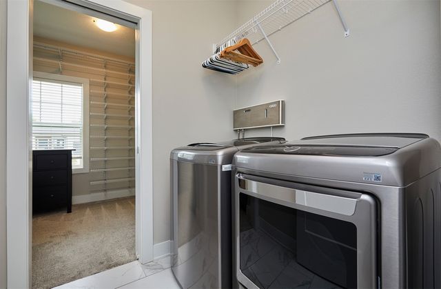 16884 Baxter Drive, Clive, IA 50325