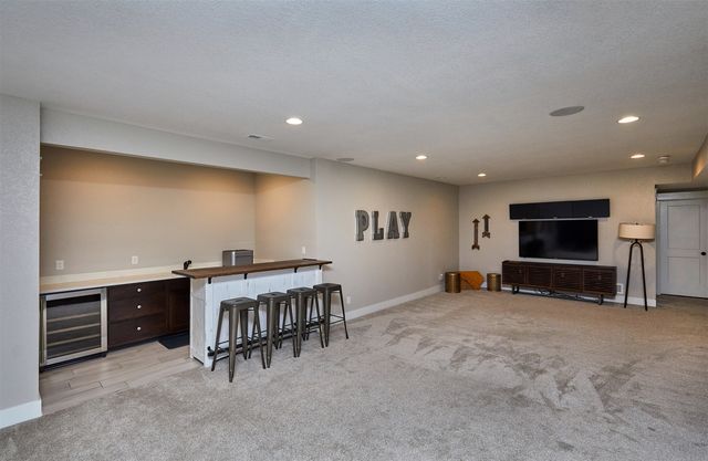 16884 Baxter Drive, Clive, IA 50325