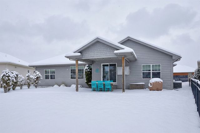 16884 Baxter Drive, Clive, IA 50325