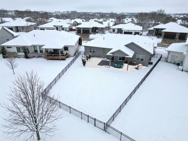 16884 Baxter Drive, Clive, IA 50325