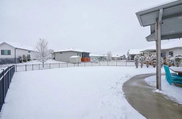 16884 Baxter Drive, Clive, IA 50325