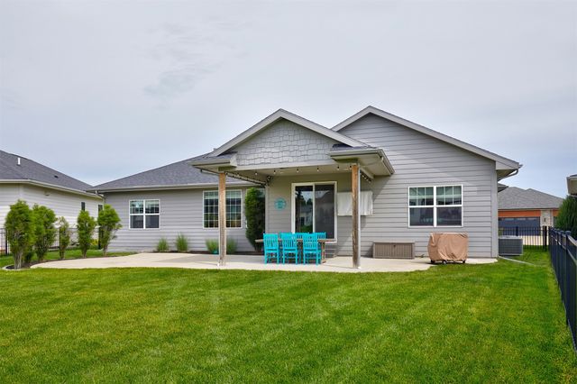 16884 Baxter Drive, Clive, IA 50325