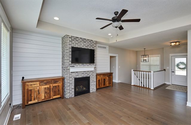 16884 Baxter Drive, Clive, IA 50325