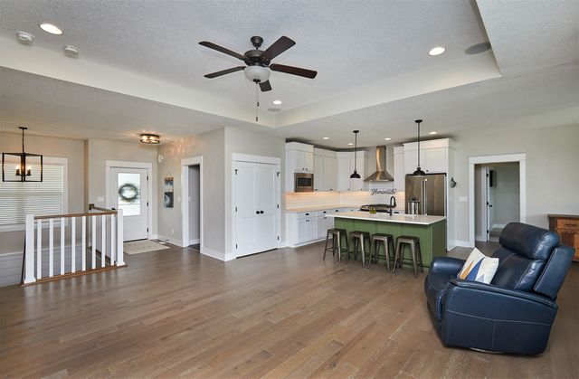 16884 Baxter Drive, Clive, IA 50325