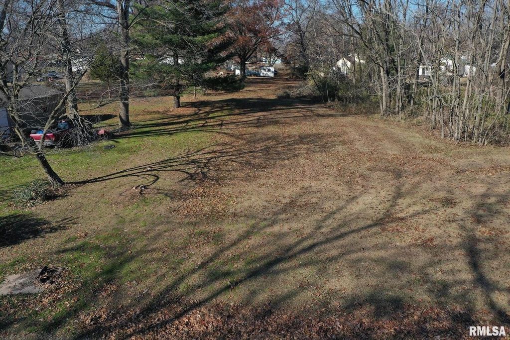 Image 2 of property listing at Lots OAK PARK Road, Salem, IL 62881