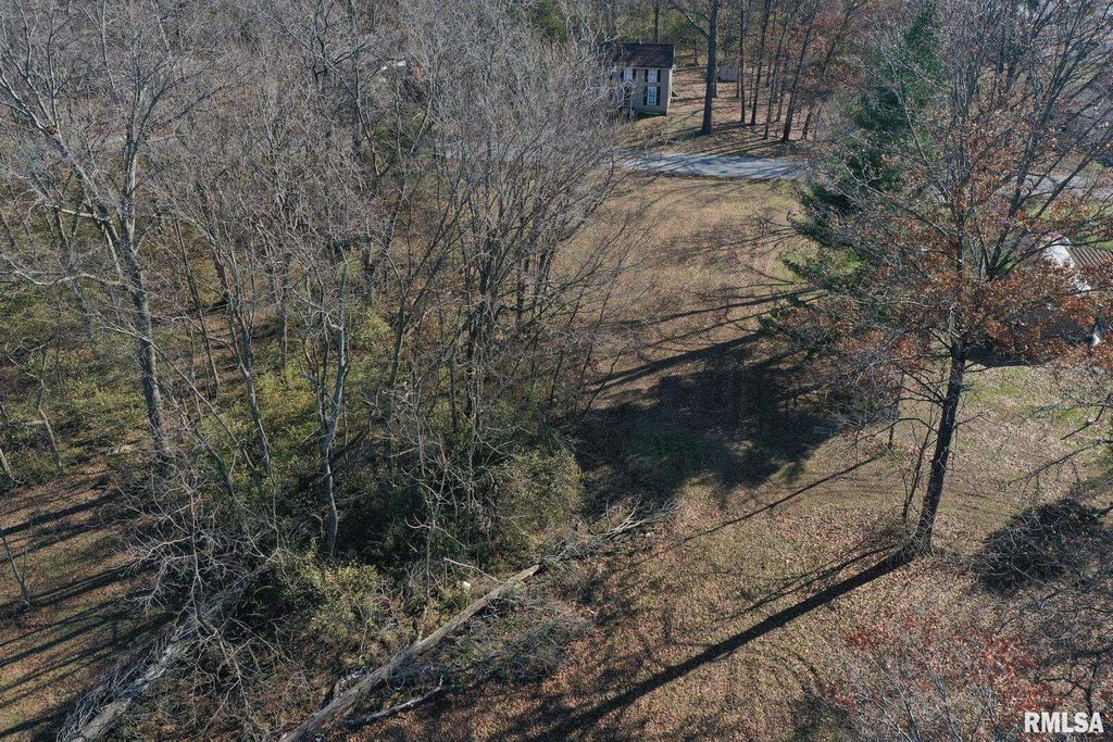 Image 6 of property listing at Lots OAK PARK Road, Salem, IL 62881