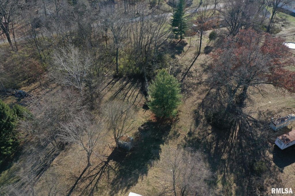 Image 8 of property listing at Lots OAK PARK Road, Salem, IL 62881