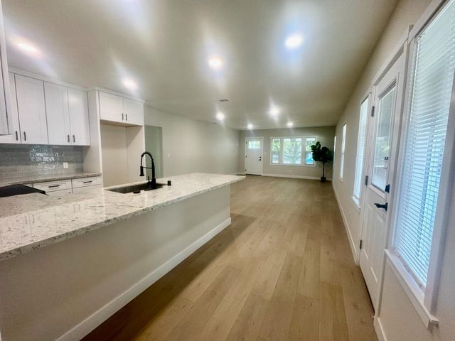 5230 North Ave, Carmichael, CA 95608