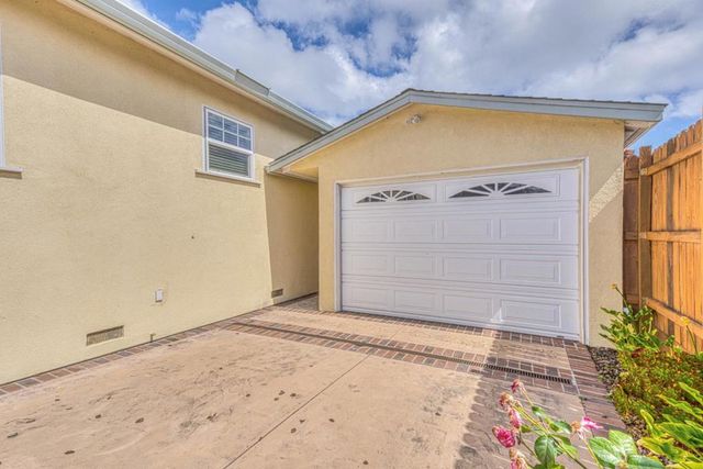 563 Pearl Street, Monterey, CA 93940