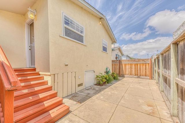563 Pearl Street, Monterey, CA 93940