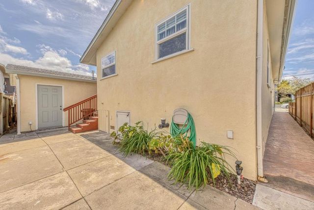 563 Pearl Street, Monterey, CA 93940